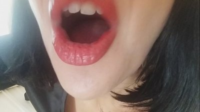 מותק, אמך החורגת לא מרשה לך ללכת לבית הספר היום... אני צריך אותך יותר מדי...